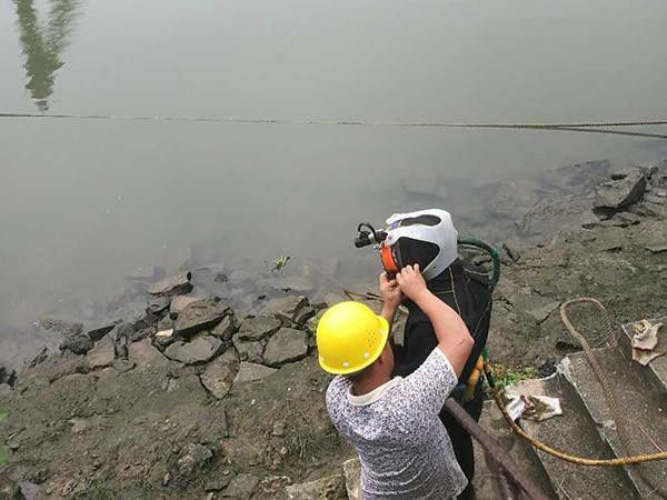 ayx爱游戏体育官方网站咸阳市蛙人作业服务施工队伍-雨水管道封堵(图1)